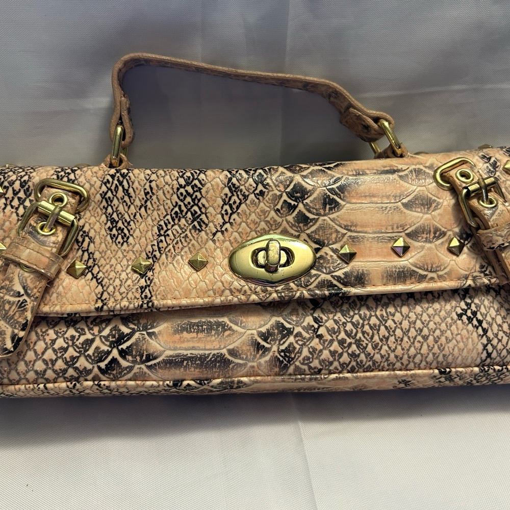 Metro 7 Cream and Black Clutch Elegant Wristlet